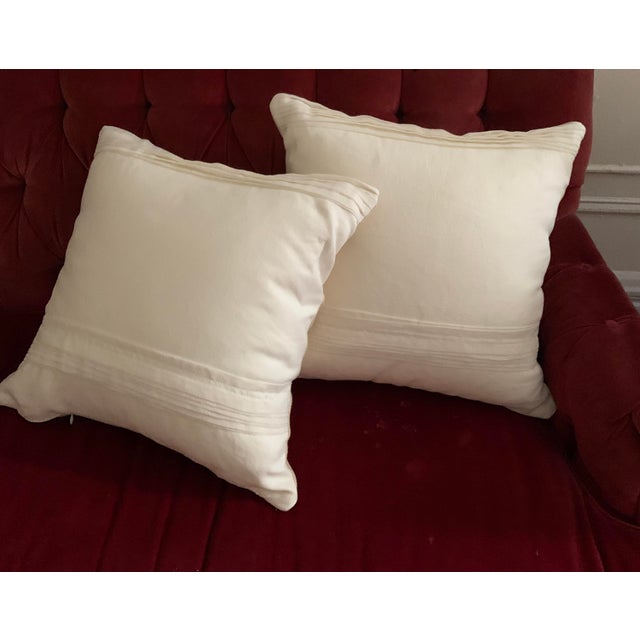 Contemporary Pair of Hand-Pleated Linen Pillowcase – White For Sale - Image 3 of 9
