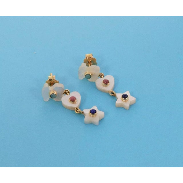 Contemporary Tous Mother of Pearl Lapis Rhodonite 18k Yellow Gold Dangle Earrings For Sale - Image 3 of 6