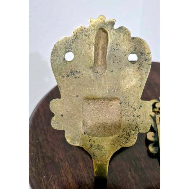 Early 20th Century Art Nouveau Brass Wall Hangers (2-Piece Set) – Royal Castle Coat of Arms Motif For Sale In Dallas - Image 6 of 7