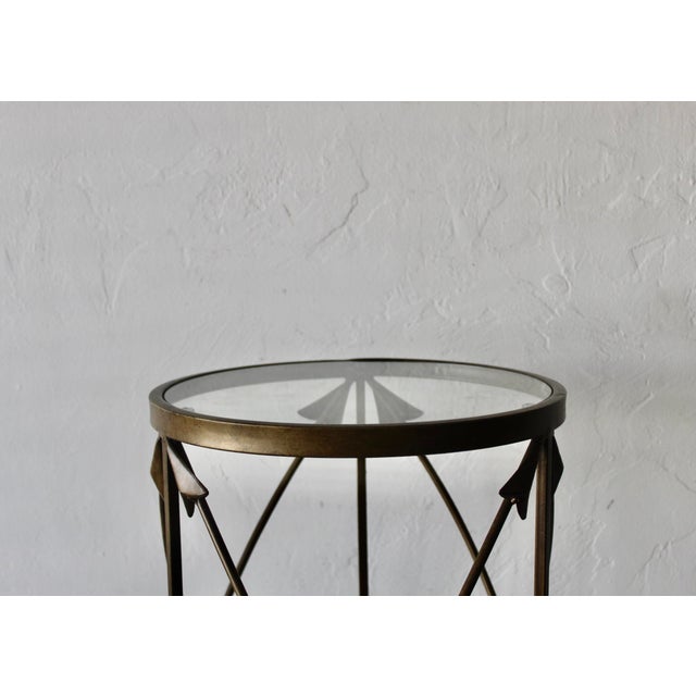 French 1980s Vintage French Empire Style Arrows Target Brushed Patina Bronze Finish Metal Glass Side Drinks Table For Sale - Image 3 of 12