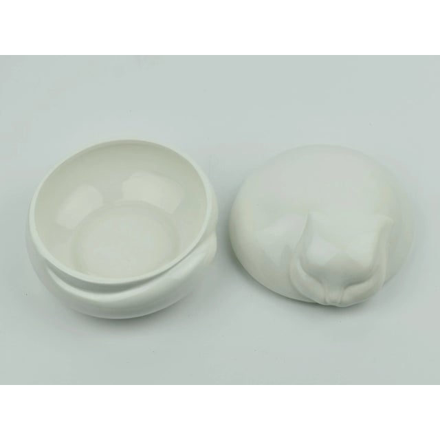1979 Tiffany&Co White Ceramic Sleeping Cat Lidded Box For Sale - Image 6 of 7