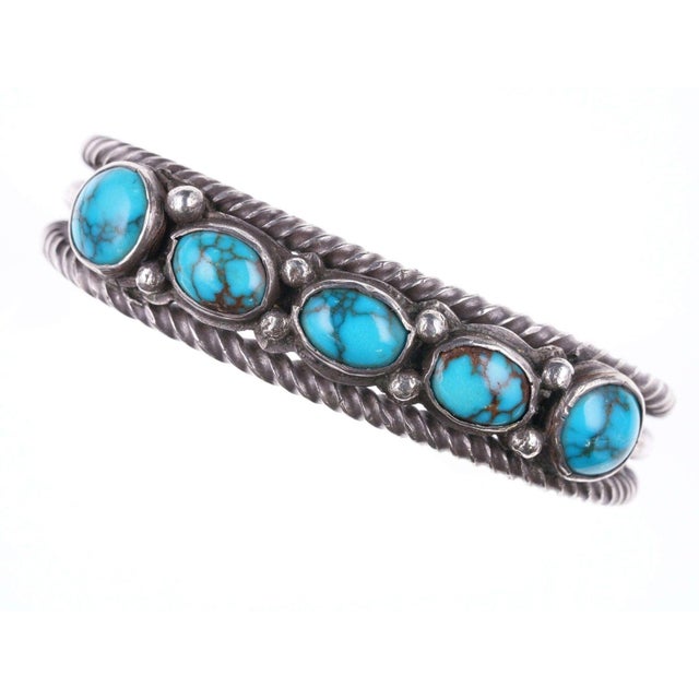 Native American C1950's Bisbee Turquoise Native American Silver Bracelet For Sale - Image 3 of 9