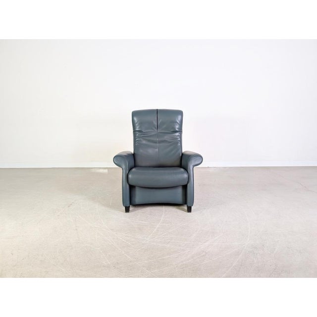 Beautiful vintage armchair from the premium Swiss manufacturer de Sede. The model is called DS 50 and is available here in...