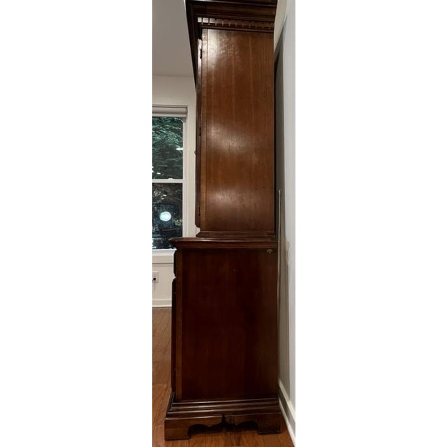 1980s American Drew Cherry China Cabinet Cherry Grove Lighted For Sale - Image 9 of 14