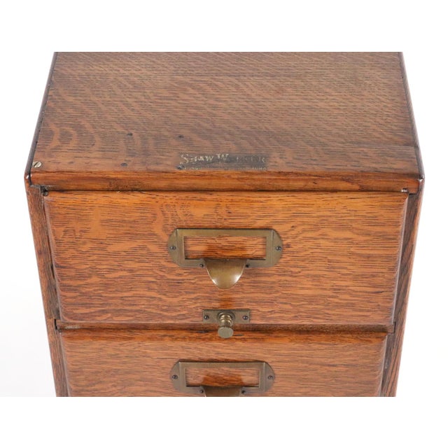 Traditional Mid 20th Century Shaw Walker Four Drawer Oak Desktop File Cabinet For Sale - Image 3 of 10