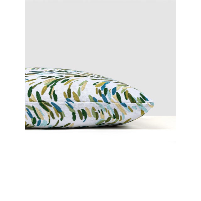 Like its namesake, Fountain features 4 different harmonious color palettes, embroidered in a splashy motif onto linen for...