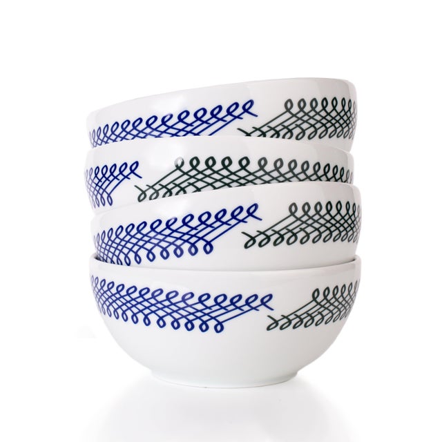 Made by the finest artisans in Portugal, you may be tempted to only bring out these stunning porcelain bowls for special...