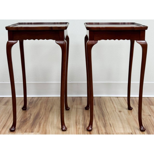 Queen Anne Vintage Bombay Company Scalloped Edge Queen Anne Style Side Table Pair For Sale - Image 3 of 12