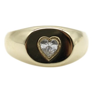 1990s 14k Gold Oval Signet Ring With Heart-Shaped Diamond, Size 6.5 For Sale