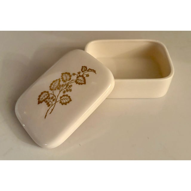 Hollywood Regency Ivory Porcelain Jewelry Box With Gold Detail by Lenox For Sale - Image 9 of 9