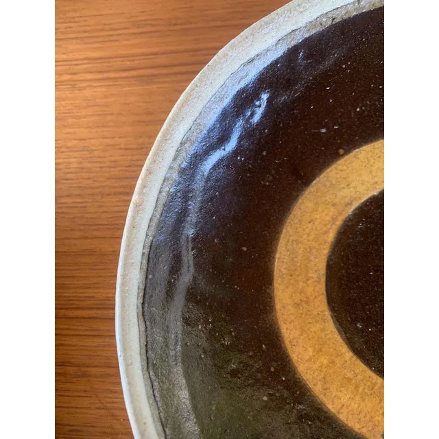 Mid-Century Glazed Bullseye Earthenware Bowl, California, USA, 1960s For Sale - Image 5 of 9