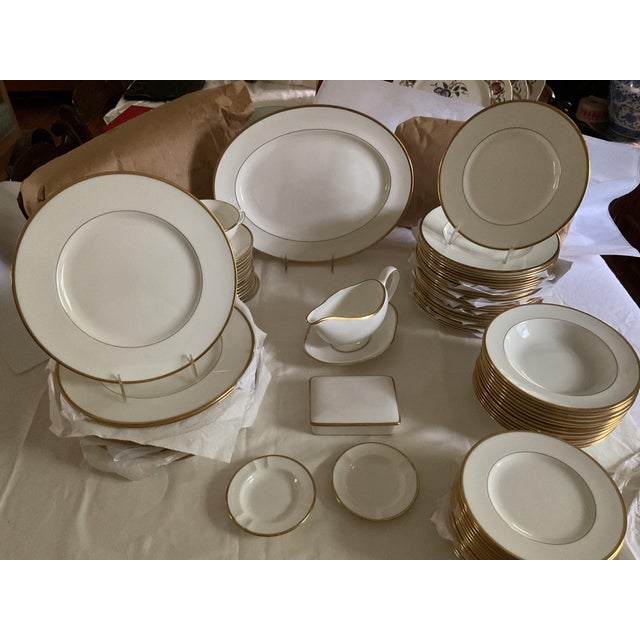 Ref. # Wed 1966 Cal Description : Vintage Wedgwood Bone China 102 pcs Set, Gold Rim Comprising : 16 Dinner Plates 10 3/4...