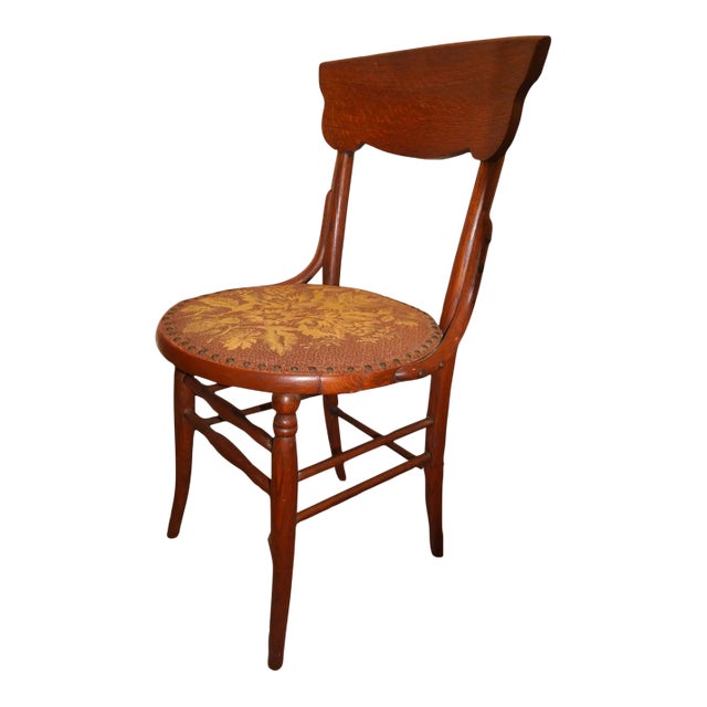Early 20th Century American Arts and Crafts Oak Bentwood Floral Motif Upholstered/Nailhead Seat Side Chair For Sale