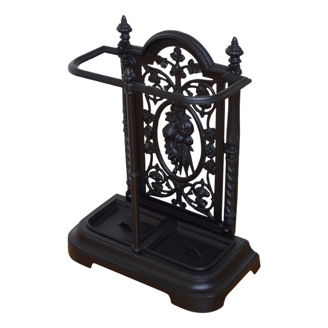 English Victorian Cast Iron Umbrella Stand with Floral Design in Black, 1880 For Sale