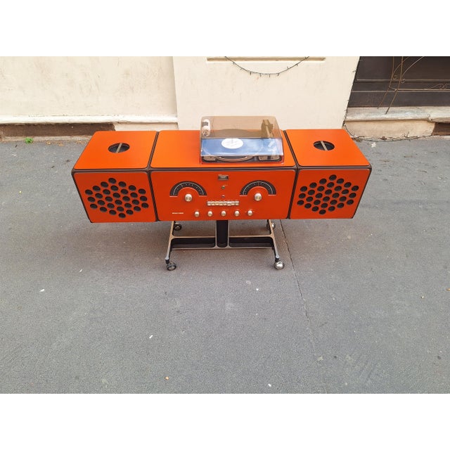 First Series Red RR126 Radio by Achille & Pier Giacomo Castiglioni for Brionvega, 1980s, in Very Good conditions. Designed...