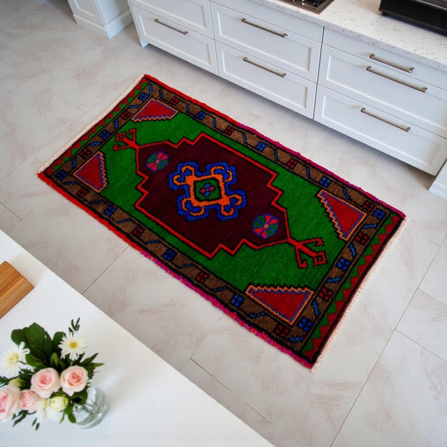 1970s Hand Knotted Oushak Smal Rug. Colorful Rug, Bath Mat, Laundry Kitchen Decor 1'6" X 2'9" For Sale - Image 5 of 10