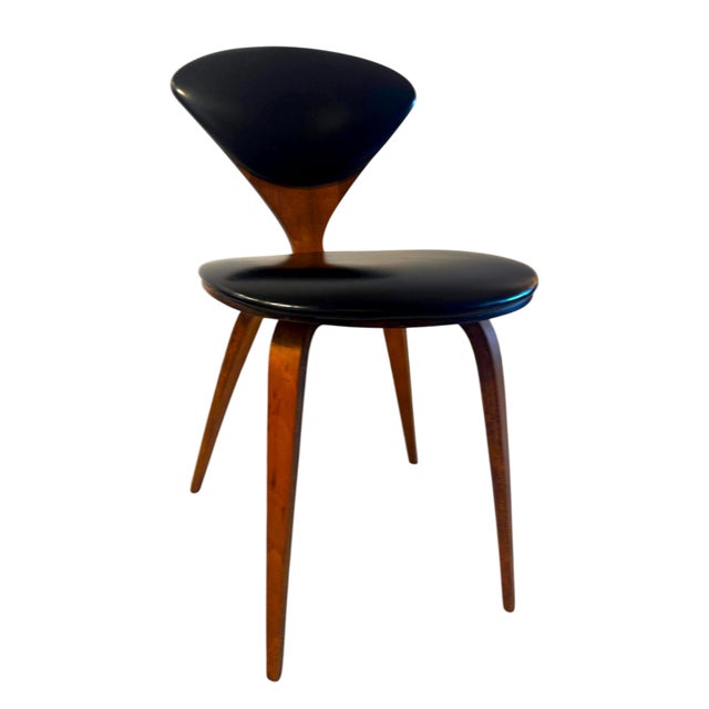 A genuine collector's find — 6 original Norman Cherner side chairs for Plycraft, spanning the most historically...