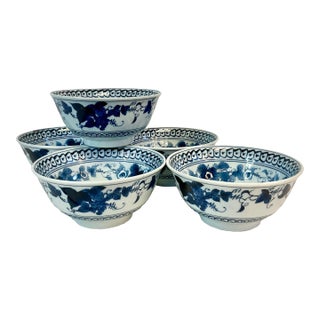 1980s Vintage Chinoiserie Blue and White Rice or Soup Bowls - Set of 5. For Sale