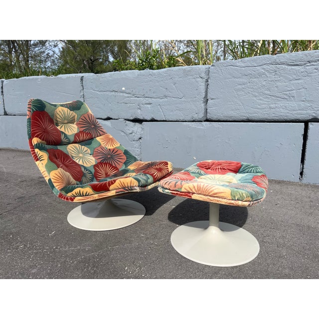 One Mid Century F588 Lounge Chair with Ottoman by Geoffrey Harcourt for Artifort, 1970s. Original flower fabric, swivel...