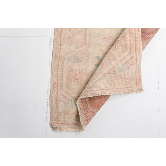 Vintage Turkish Oushak Runner - Neutral Pastel Medallion For Sale - Image 10 of 10