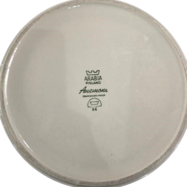 Mid-Century Modern 1960s Arabia Finland Anemone Casserole 9" Bowl For Sale - Image 3 of 4