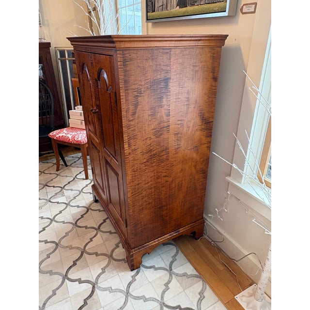 American Estate Dr Dimes Tiger Maple Console Cupboard For Sale - Image 3 of 11