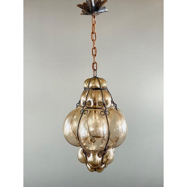 Amber Blown Glass Pendant Light – Italian Work, 20th Century Elegant Italian pendant light in amber-colored blown glass,...