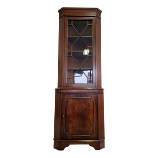 Chesterfield Corner Display Cabinet in Mahogany and Glass, 2000s For Sale
