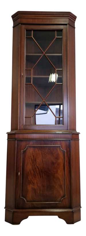 Chesterfield Corner Display Cabinet in Mahogany and Glass, 2000s