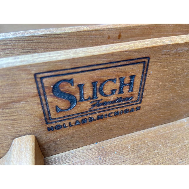 Vintage Sligh Furniture Leather Top Mid Century Modern Campaign Executive Desk For Sale - Image 10 of 17