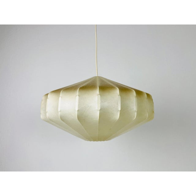 Antique White Midcentury Cocoon Losange Shape Pendant Light, 1960s, Italy For Sale - Image 8 of 12
