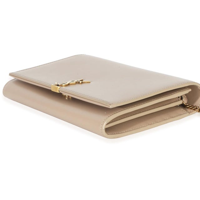 Tan Smooth Calfskin Cassandre Chain Clutch For Sale In New York - Image 6 of 9