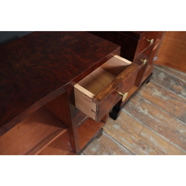 1930s French Art Deco Bedside Cabinets in Figured Walnut, 1930s, Set of 2 For Sale - Image 5 of 16