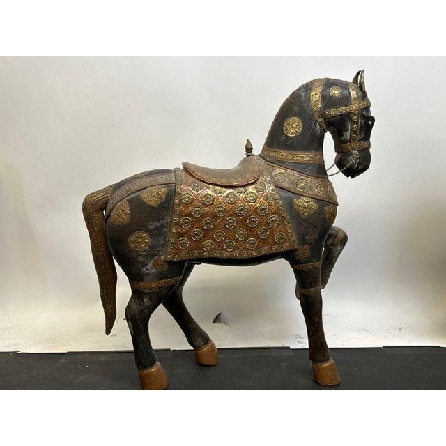 Pair of Antique Hand Carved Marwari War Horse Sculptures Pair Indian Wood Brass Copper For Sale - Image 10 of 14