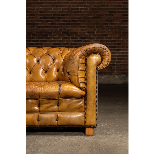 Camel Early 20th Century Tufted Caramel Leather Chesterfield Sofa For Sale - Image 8 of 15