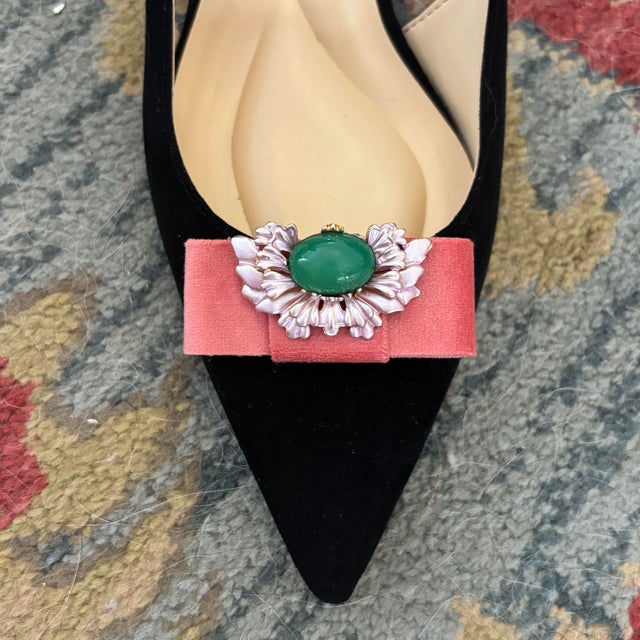Change the look of your shoe with original artist made shoe clips by Michelle Heimann ! Inspired by heirloom pieces and...
