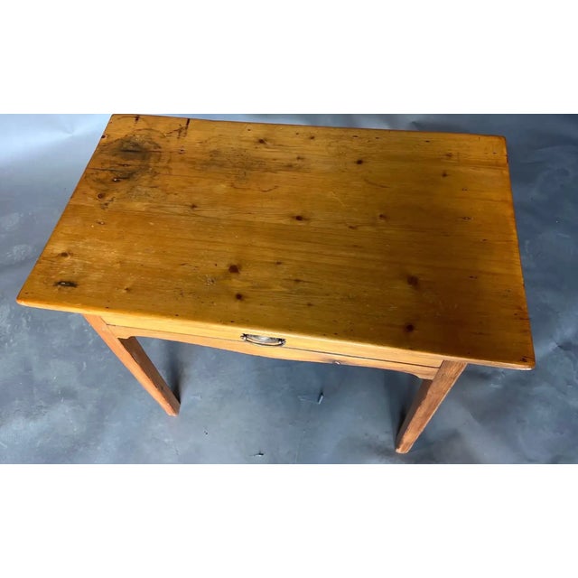 18th Century American Yellow Pine Side Table, Likely Southern For Sale - Image 4 of 6