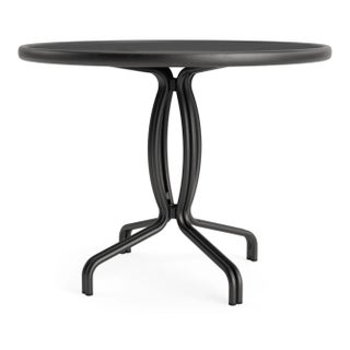 Brown Jordan Kantan Aluminum 36" Round Table, Textured Pewter frame For Sale