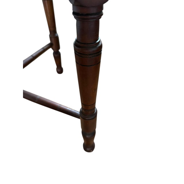 Antique Edwardian Mahogany Corner Chair, 1800s, in Very Good conditions. Designed 1890 to 1919