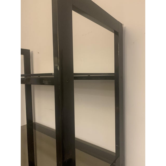 Silver Chrome-Plated Metal and Opaque Glass Shelf, 20th Century For Sale - Image 8 of 10