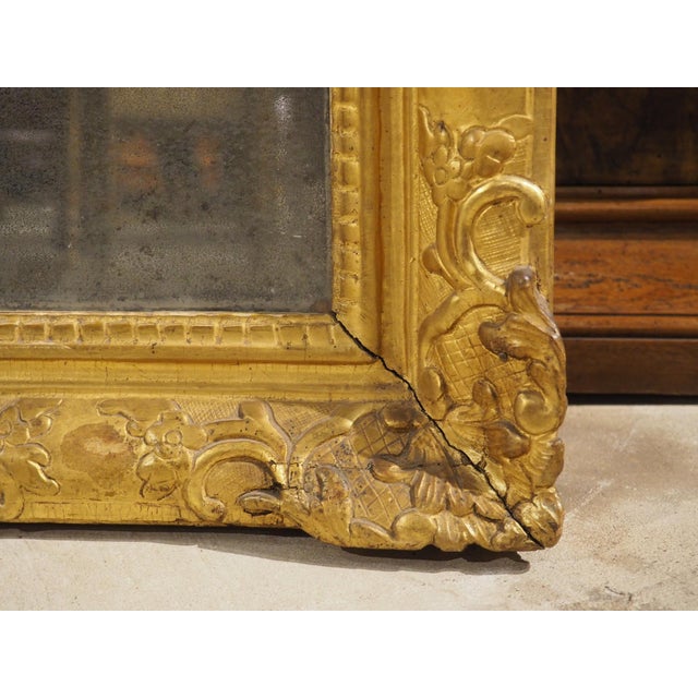 Early 18th Century Period French Regence Giltwood Mirror, Circa 1720 For Sale - Image 5 of 18