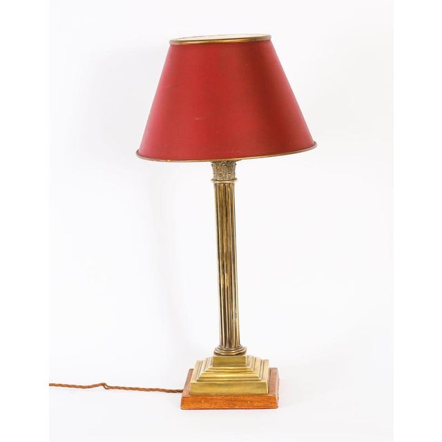 Hollywood Regency Antique Brass Corinthian Column Table Lamps, 1890s, Set of 2 For Sale - Image 3 of 17