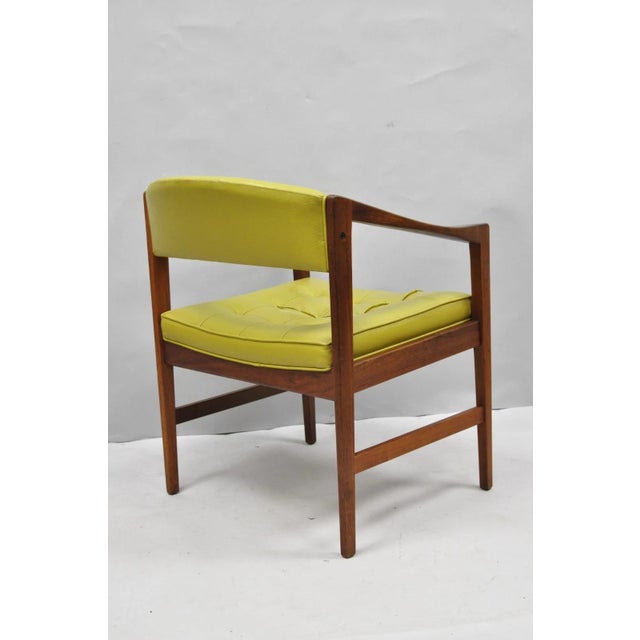 Vintage Ray Zimmerman for Dux Sculpted Walnut Green Vinyl Club Lounge Arm Chair For Sale - Image 14 of 18