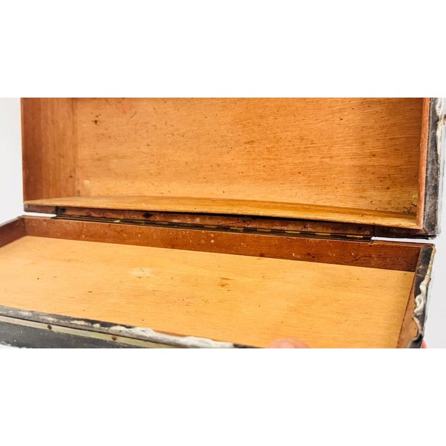 Gold Handcrafted Pewter Cigar Box with Brass Inlays with Fleur-De-Lys Motif, France, 1970s For Sale - Image 8 of 10