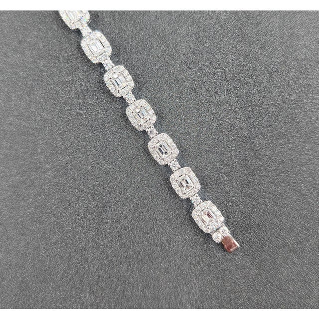 Early 21st Century 5.67 Ct Diamond Tennis Bracelet For Sale - Image 5 of 8