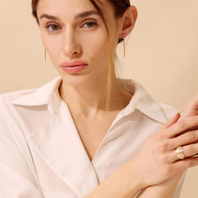 Contemporary Syna Yellow Gold Geometrix Band with Diamonds For Sale - Image 3 of 4