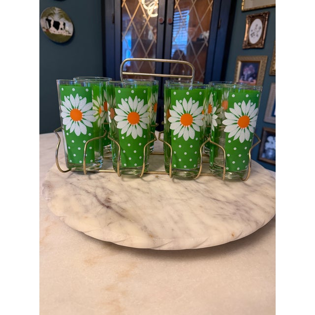 Vintage 1960s Pasinski Signed Daisy Glasses Set of 8 With Metal Caddy Crate For Sale - Image 4 of 11