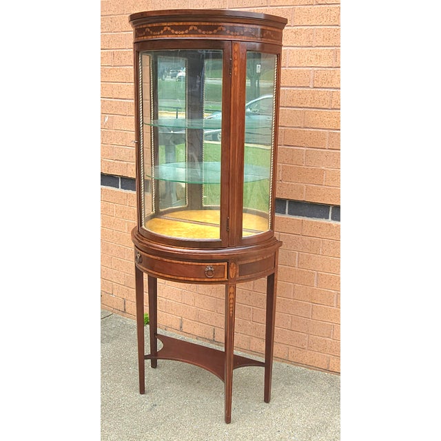 Early 20th Century Italian Louis XV Style Marquetry Inlaid Mahogany Vitrine Cabinet For Sale In Washington DC - Image 6 of 12