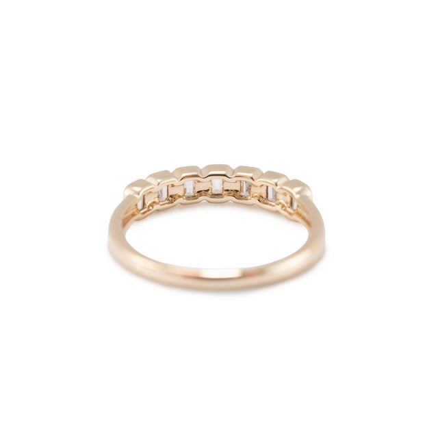 14k Yellow Gold 0.77ctw Emerald Cut Diamond Bezel Set Wedding Band Ring, Size 8 For Sale In Houston - Image 6 of 9
