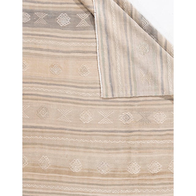 Contemporary Vintage Circa 1940 Tan Turkish Kilim Flatweave Rug 5'5 X 10'8 For Sale - Image 3 of 11